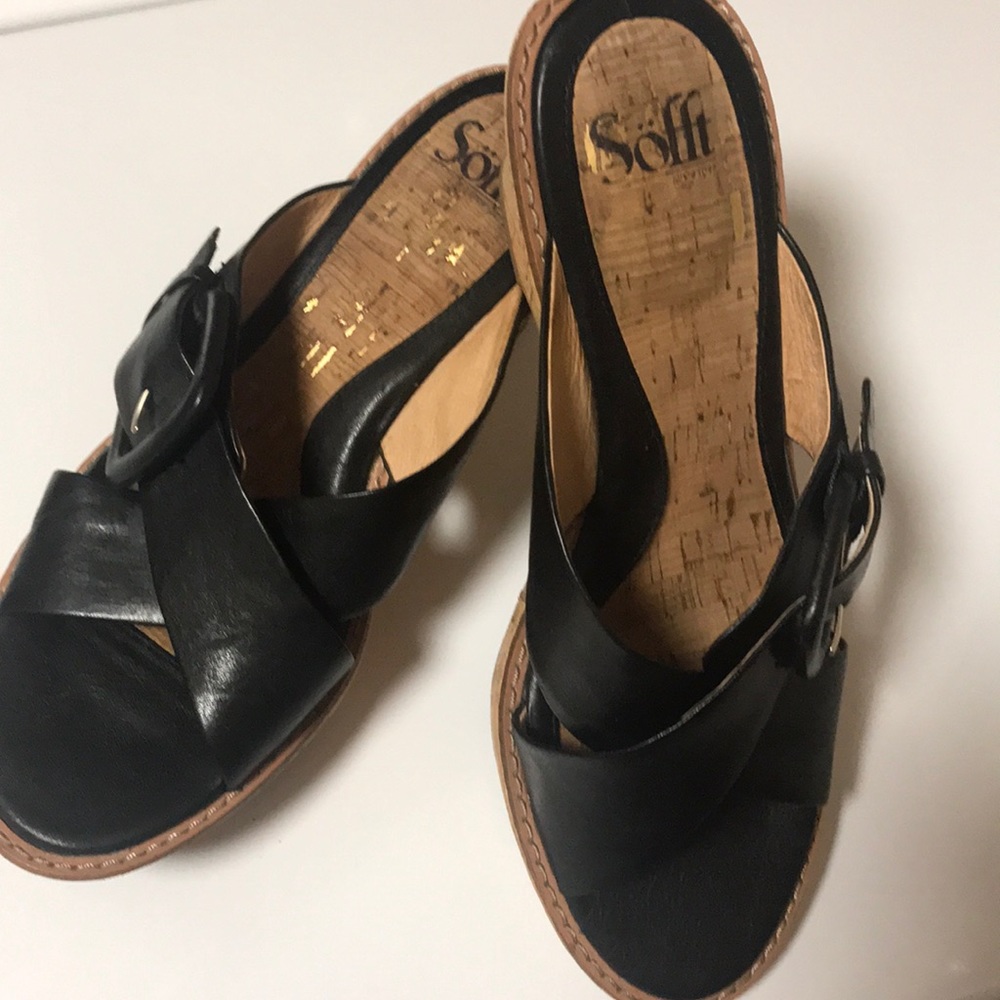 Sofft black wedges